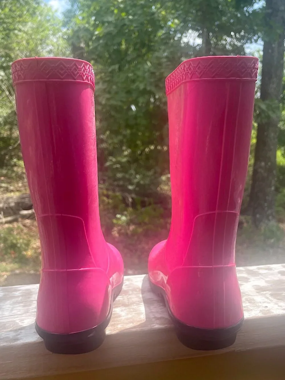 UGG Pink Rain Boots Kids Sz 1 Preppy Rainy Day Rubber Boots EUC Cottagecore